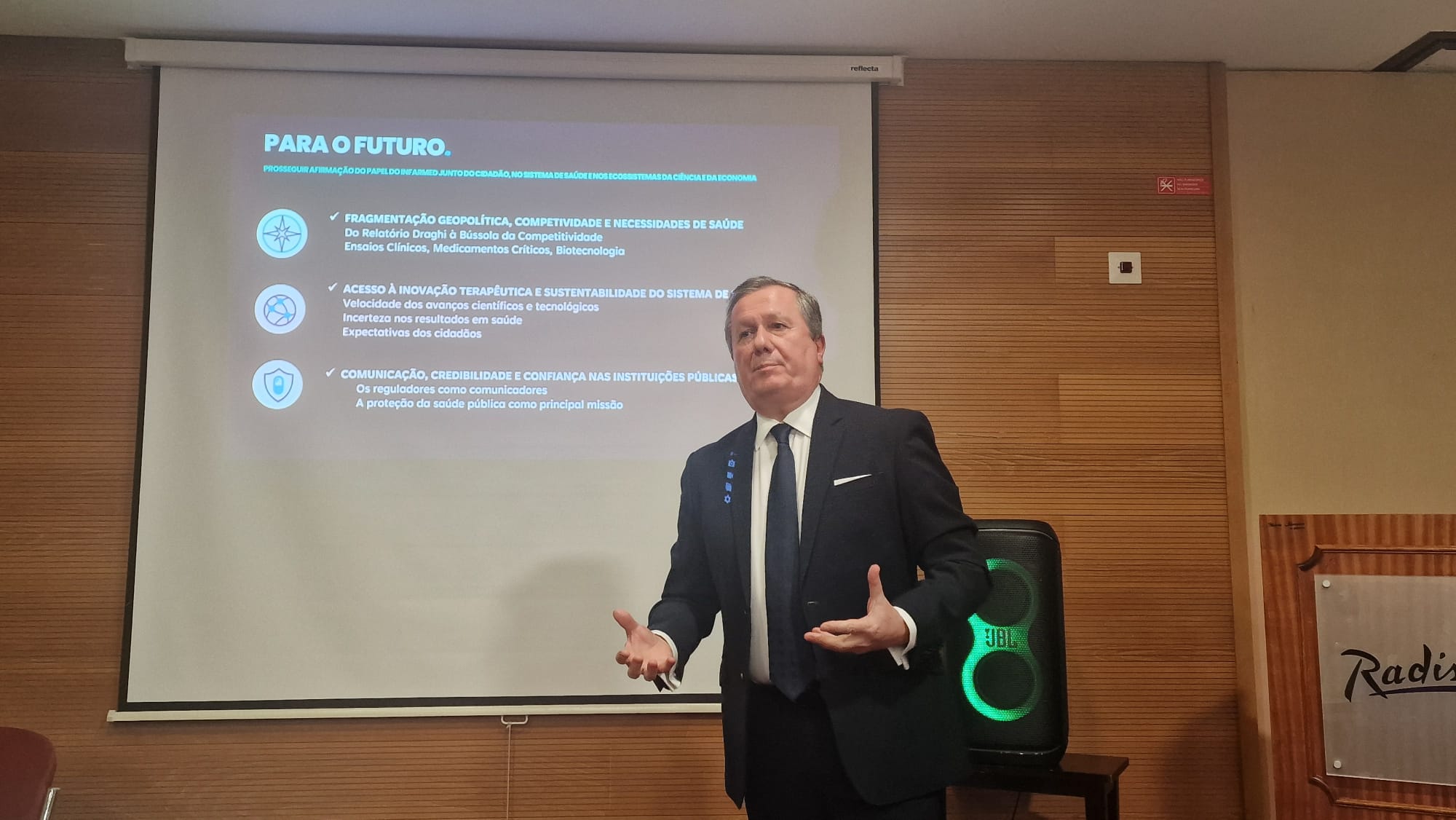 Rui Santos Ivo distinguido por Clubes Rotary