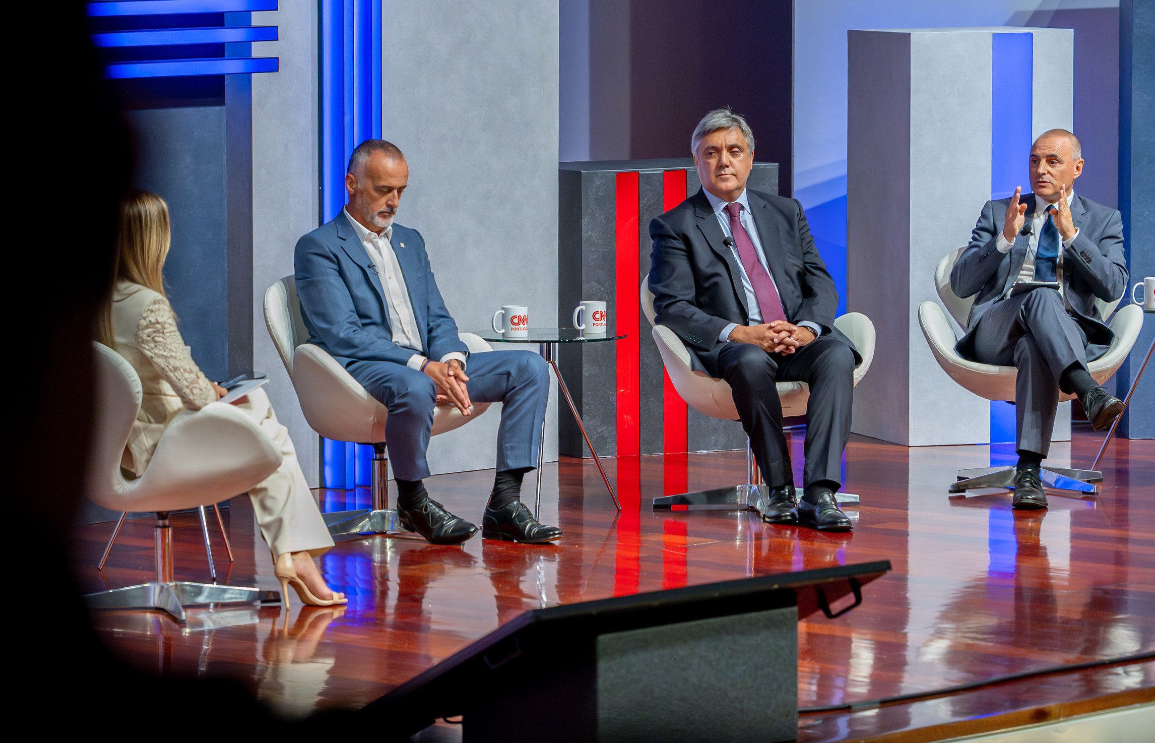 Carlos Lima Alves, vice-presidente do Infarmed, fala durante o CNN Portugal Summit sobre o futuro dos medicamentos e modelos de financiamento