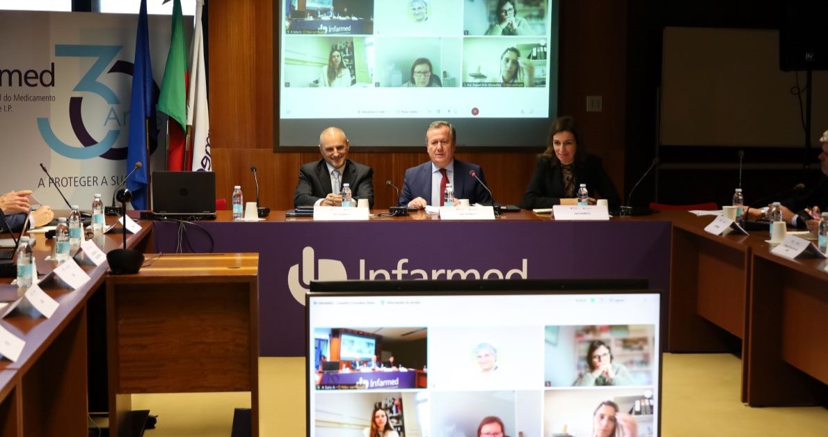 Membros do Conselho Consultivo do INFARMED, I. P. durante a reunião de 29 de janeiro de 2025