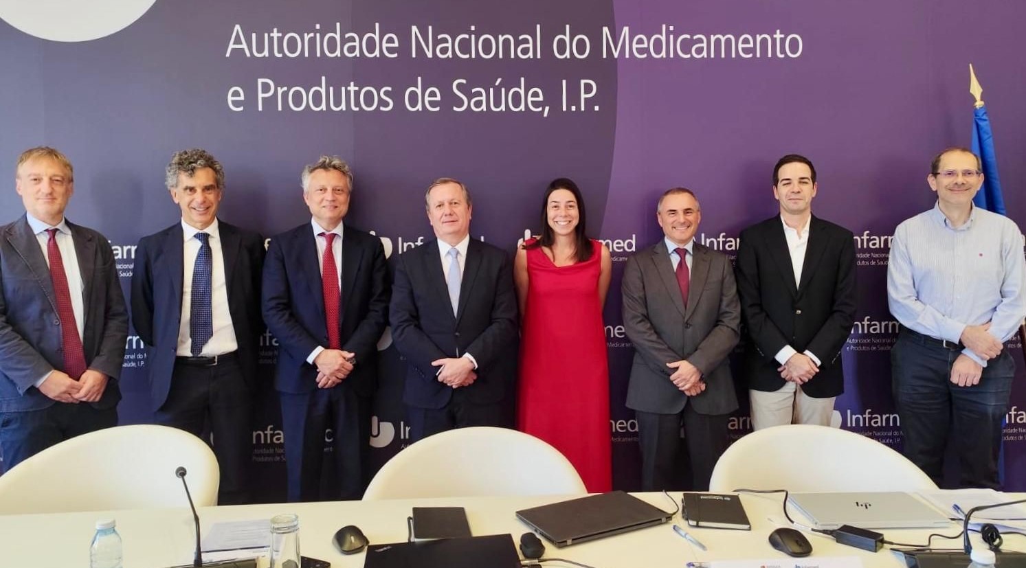 Foto de grupo com Enrico Costa, Giovanni Pavesi, Robert Nisticò, Rui Santos Ivo, Mariane Cossito, Carlos Lima Alves, Bruno Sepodes e Rui Vilar (da esquerda para a direita)