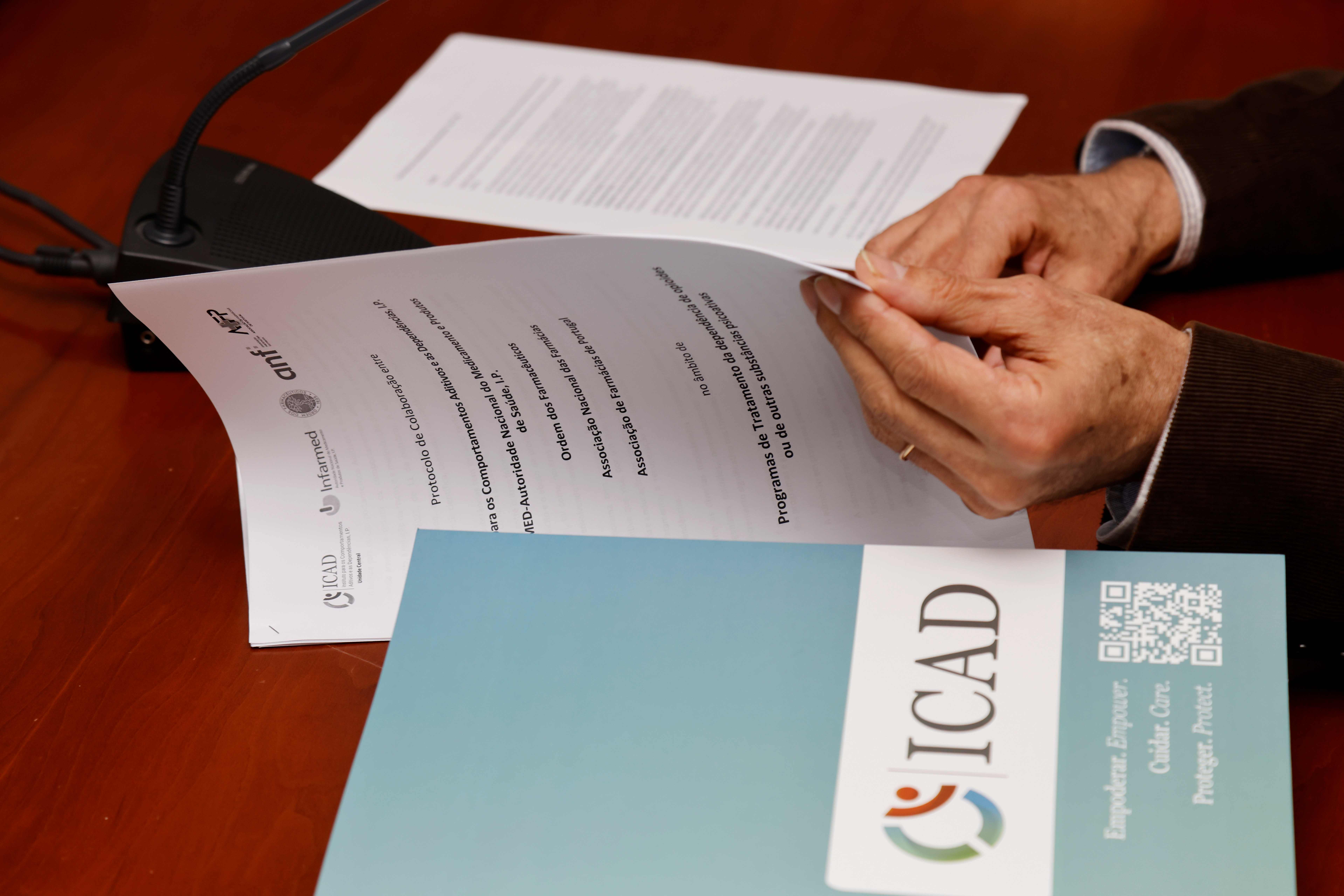 Protocolo de dispensa e administração de metadona nas farmácias comunitárias