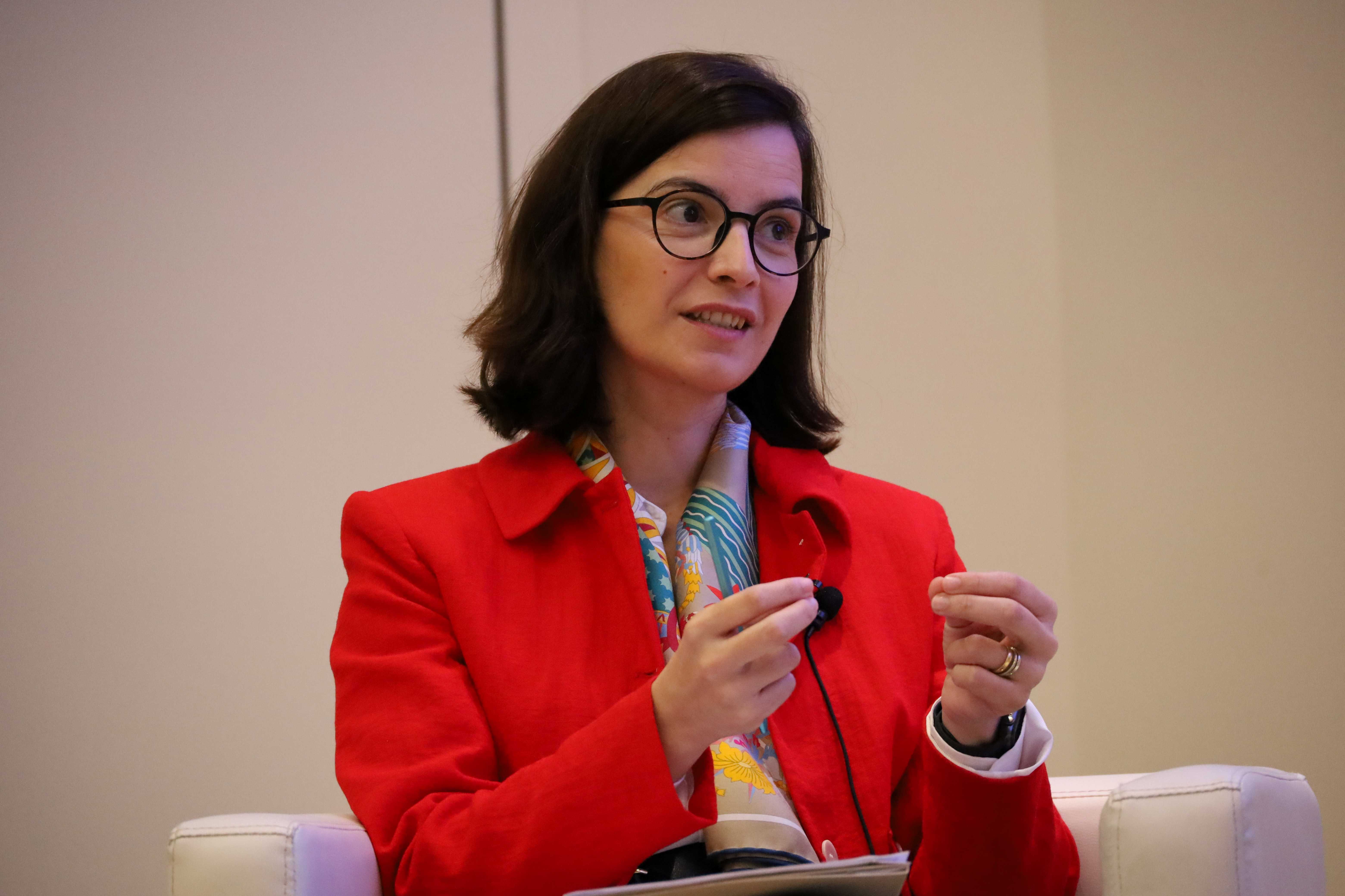Raquel Ascenção, Vice-Presidente do Infarmed, durante o Fórum Incluir