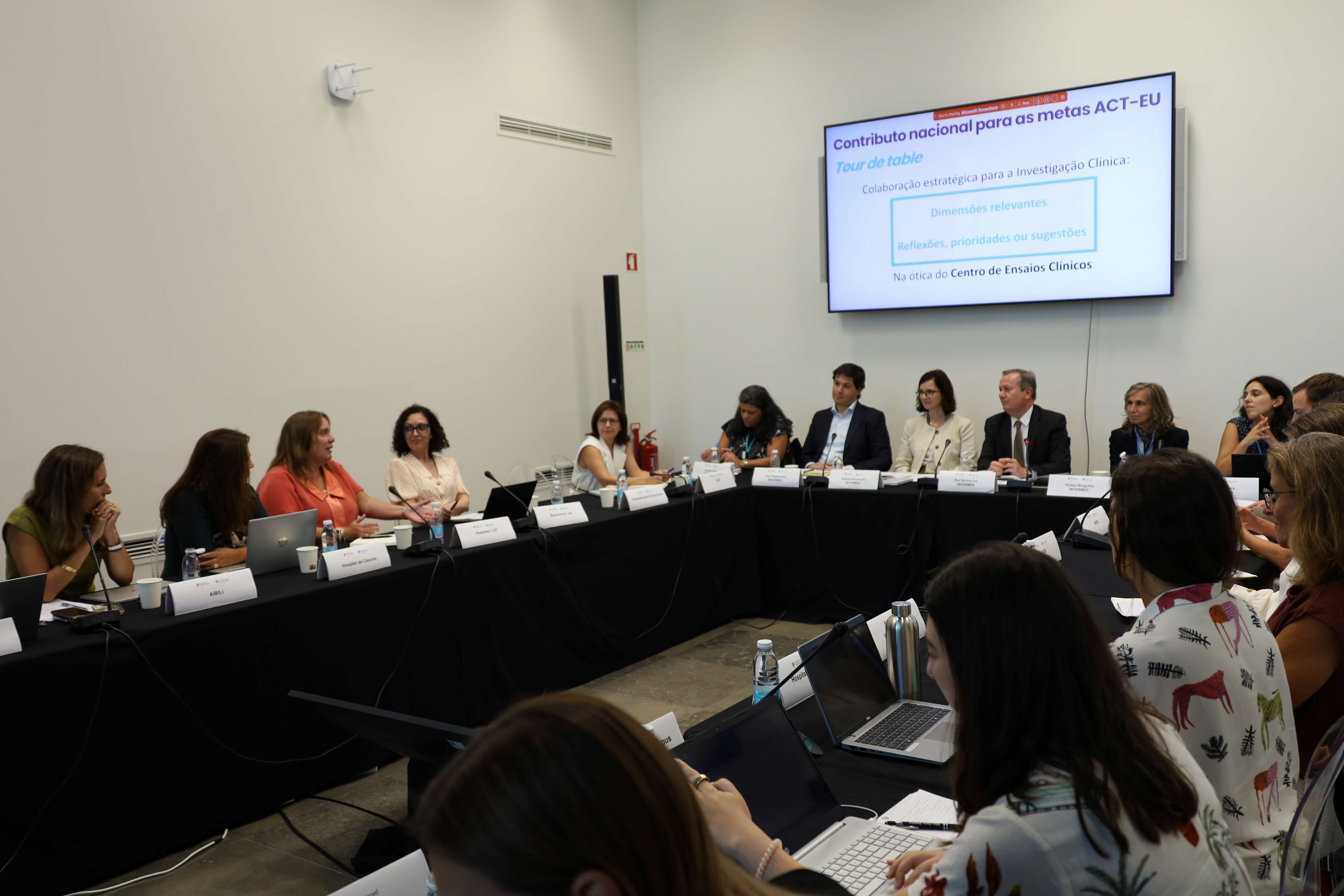 Reunião com os centros de ensaios clínicos privados no Infarmed