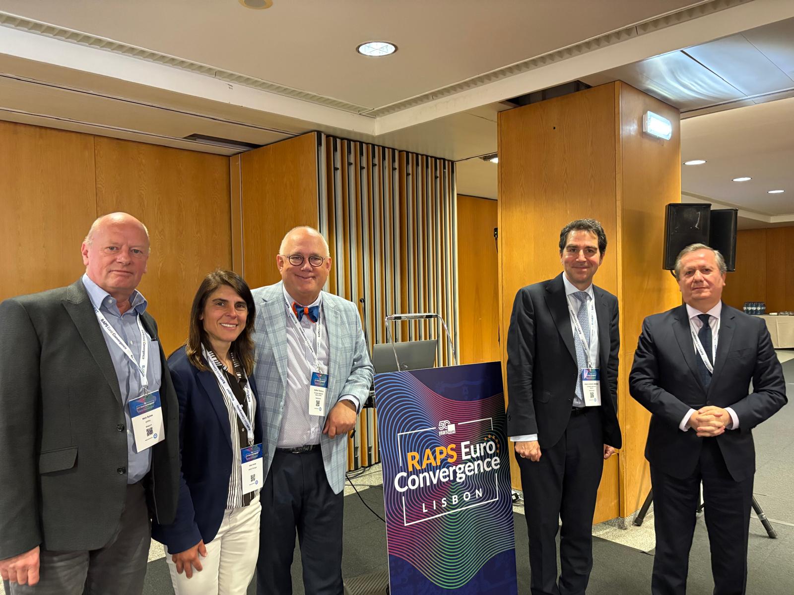 Rui Ivo (à direita) com colegas de painel no segundo dia da RAPS Euro Convergence