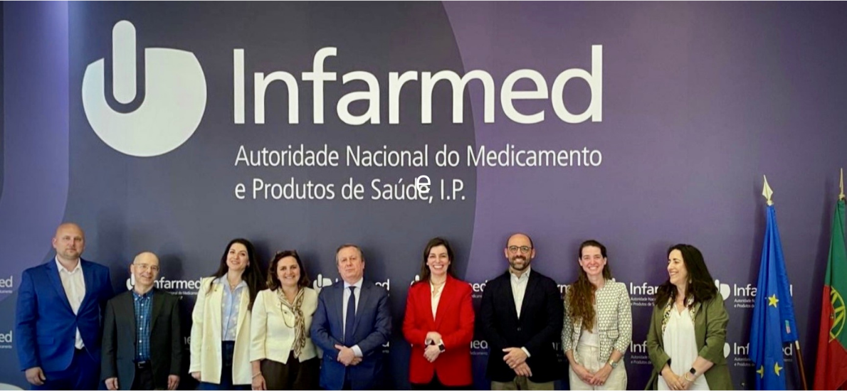 Rui Santos Ivo e Erica Viegas, com membros da DG SANTE e da Direção de Produtos de Saúde, do Infarmed, no dia 15 de maio